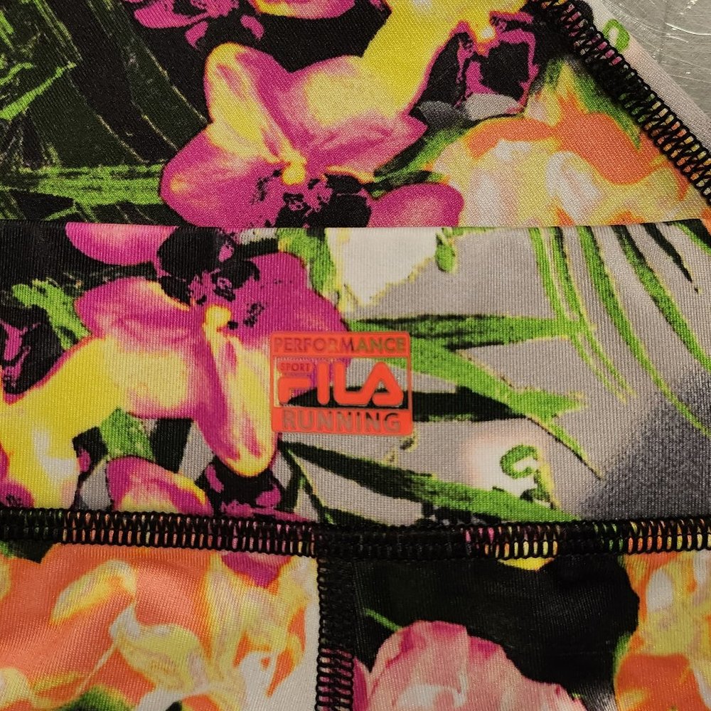 Fila Sport Performance Running Floral Capris | Women | Medium - Picture 4 of 10